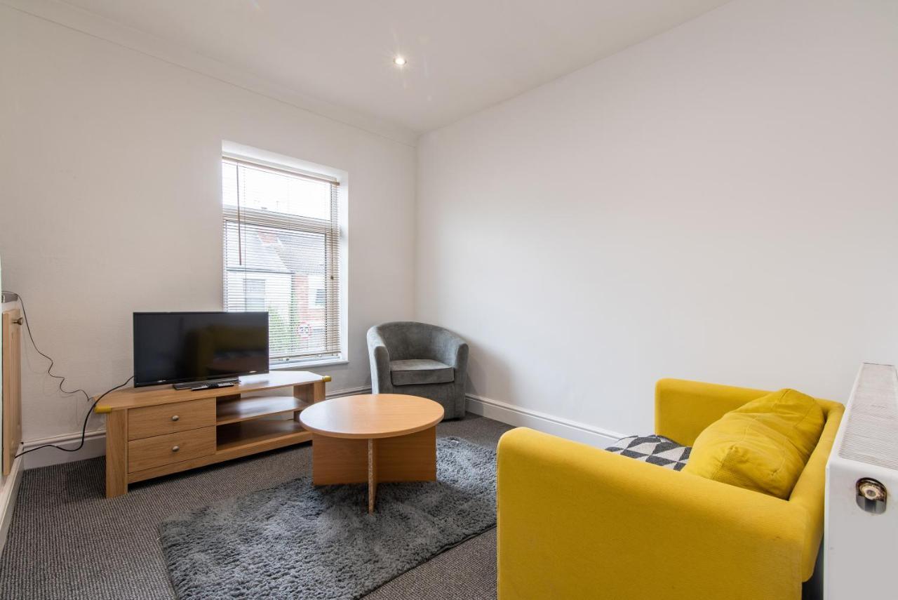 Chesterfield Lodge - 2 Bedroom Apartment Near Chesterfield Town Centre Eksteriør billede